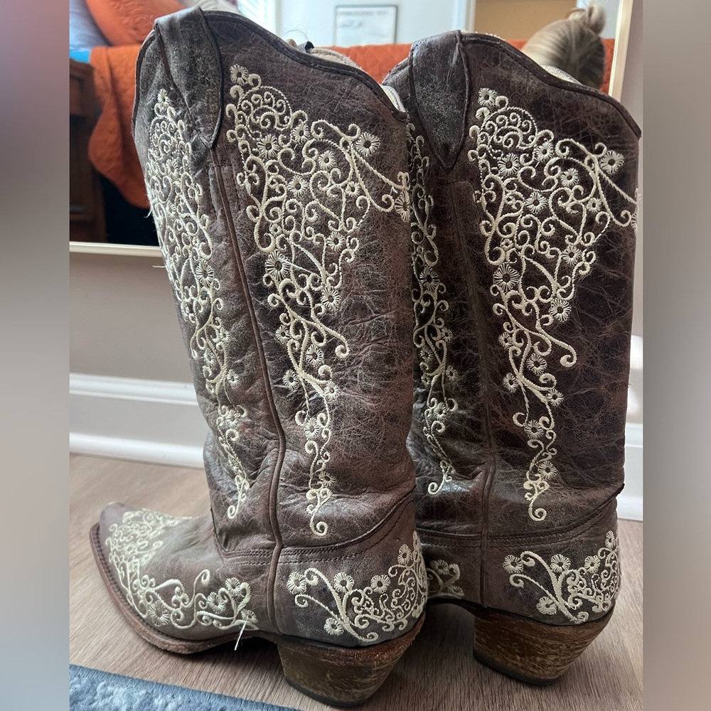 Corral embroidered lace cowgirl boots